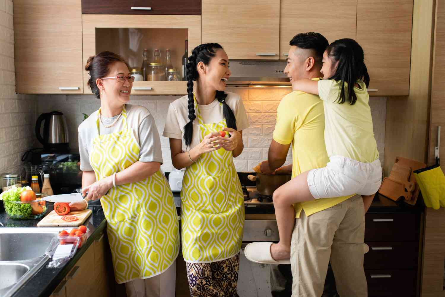 kitchen-cleaning-members-1